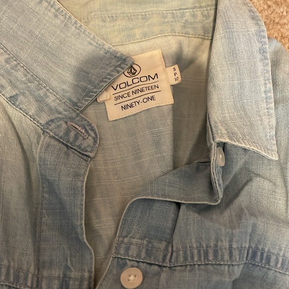 Volcom denim shirt - Picture 2 of 2